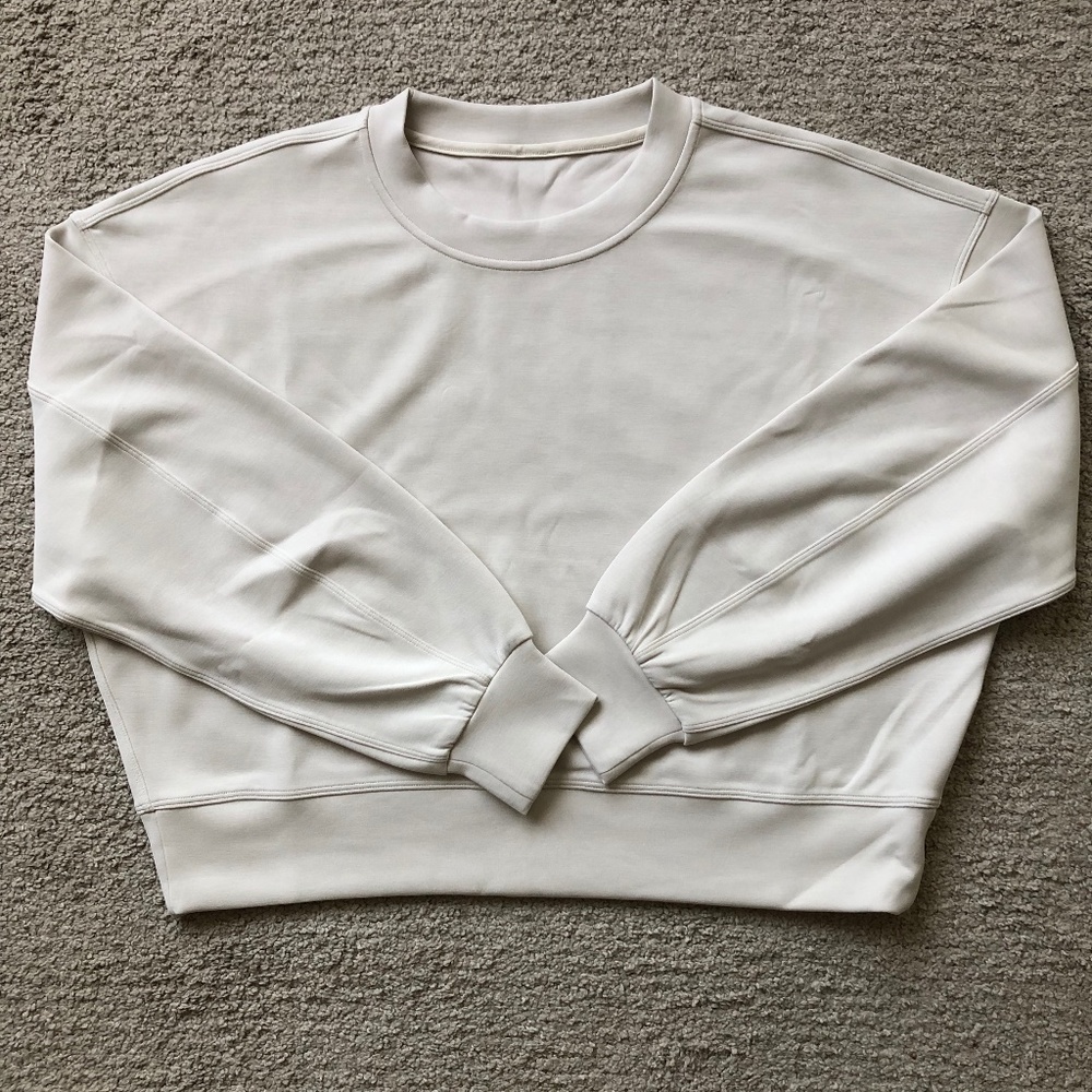NWOT- LULULEMON Perfectly Oversized Crop Crew.